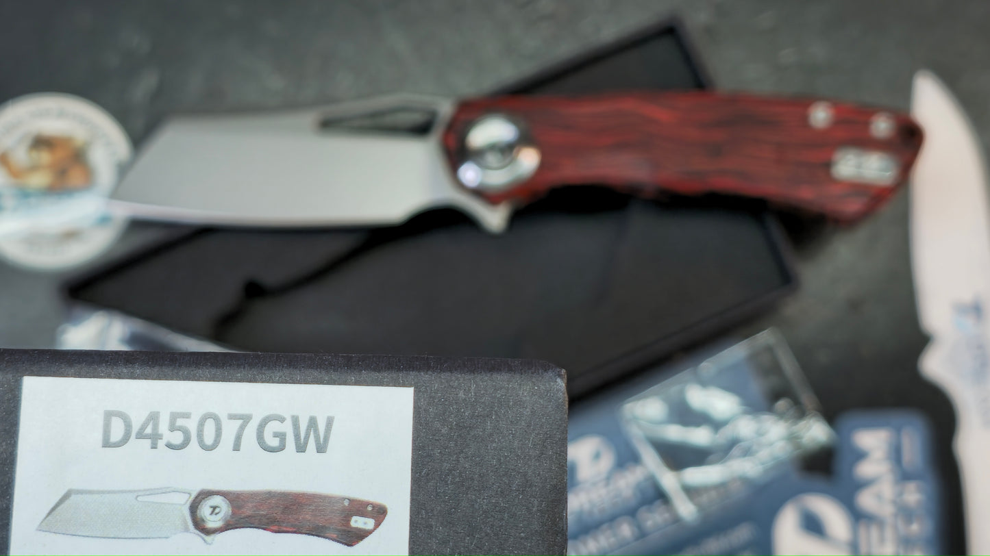 DREAMTECH D4507 Button Liner Lock Red Wood Grain G10 VG10 Blade