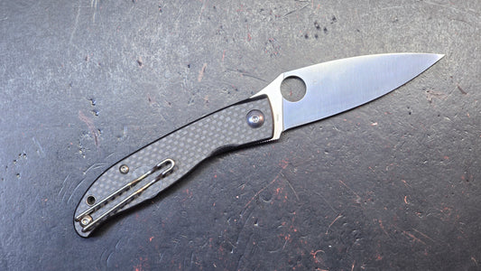 Spyderco Mantra 4 Black Carbon Fiber/G10 Laminate Handle 8Cr13MoV Blade