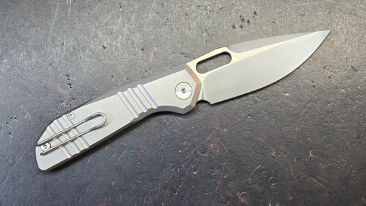 Trivisa Knives Gecko-P Liner Lock Titanium Handle Pearl Satin M390 Blade
