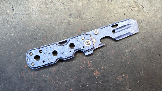 Yang Jiang (Sixleaf) "Ringing" DEC-Blue Crystallized Titanium Material Bottle opener EDC multi-tool
