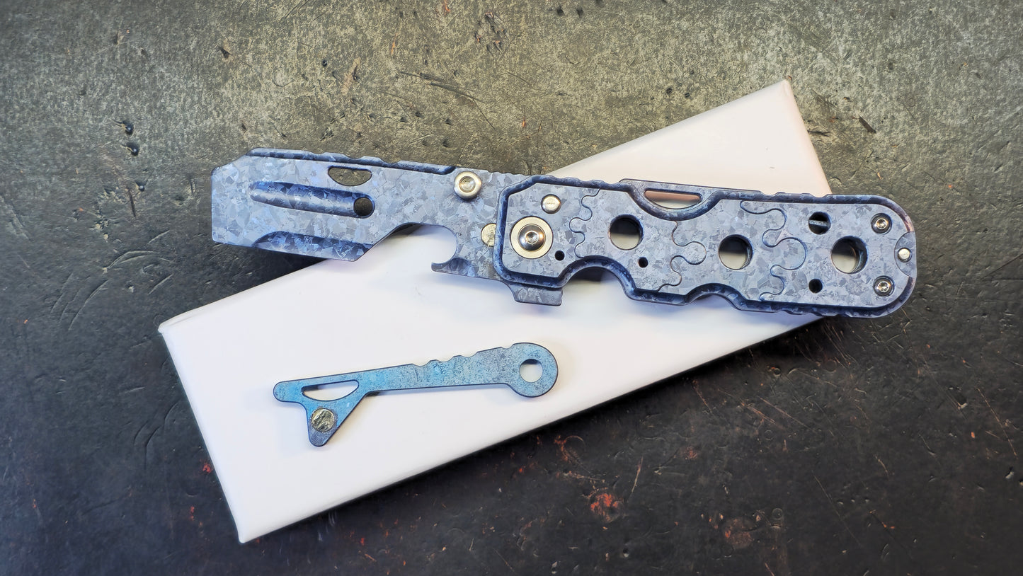 Yang Jiang (Sixleaf) "Ringing" DEC-Blue Crystallized Titanium Material Bottle opener EDC multi-tool