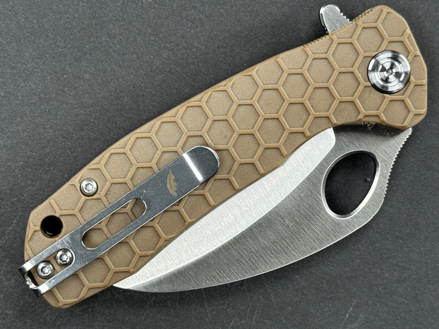 HONEY BADGER Claw Medium (HB1122), Folding, Liner Lock , 8Cr13MoV, Satin, Hawksbill, Plain Edge, Flat Grind, Handle: FRN/Tan, (NEW - OPEN BOX)