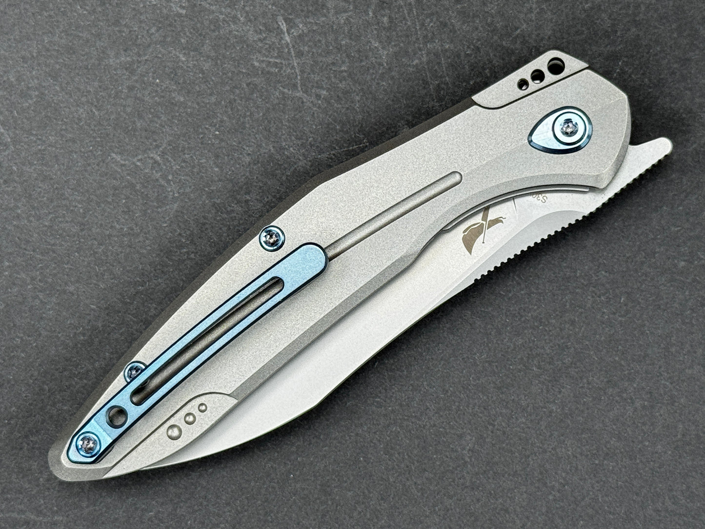 KUBEY Barracuda (KU299) Folding, Liner Lock , S30V, Stonewash, Wharncliff, Plain Edge, Flat Grind, Handle: Titanium/Gray, (NEW - OPEN BOX)