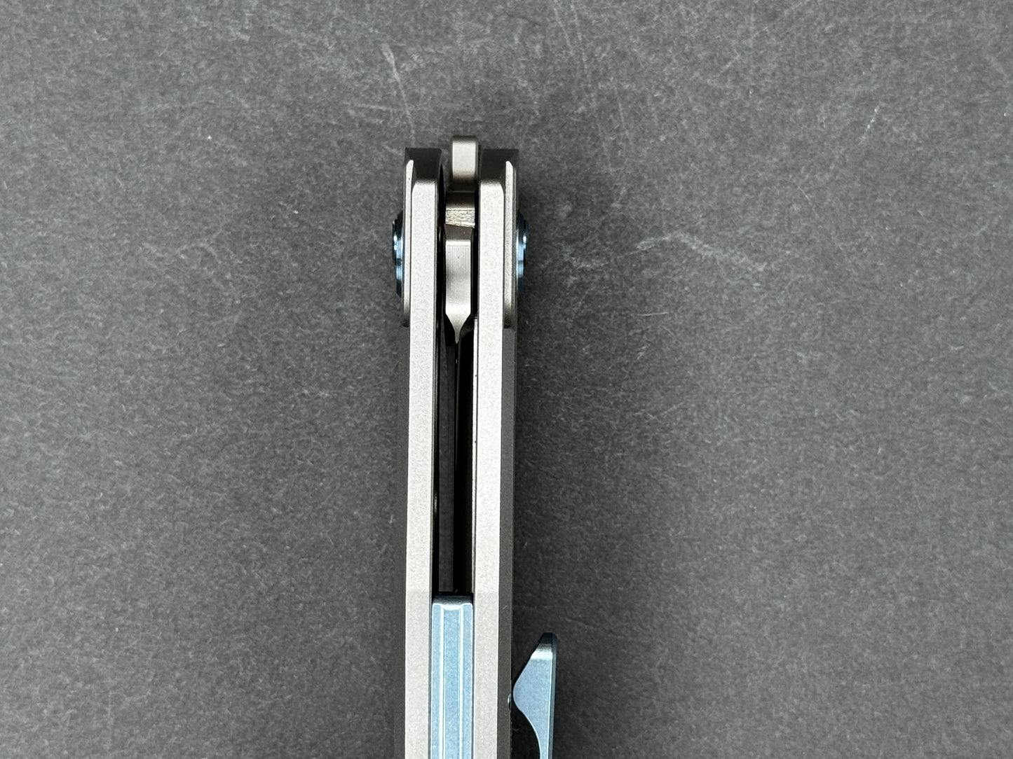 KUBEY Barracuda (KU299) Folding, Liner Lock , S30V, Stonewash, Wharncliff, Plain Edge, Flat Grind, Handle: Titanium/Gray, (NEW - OPEN BOX)
