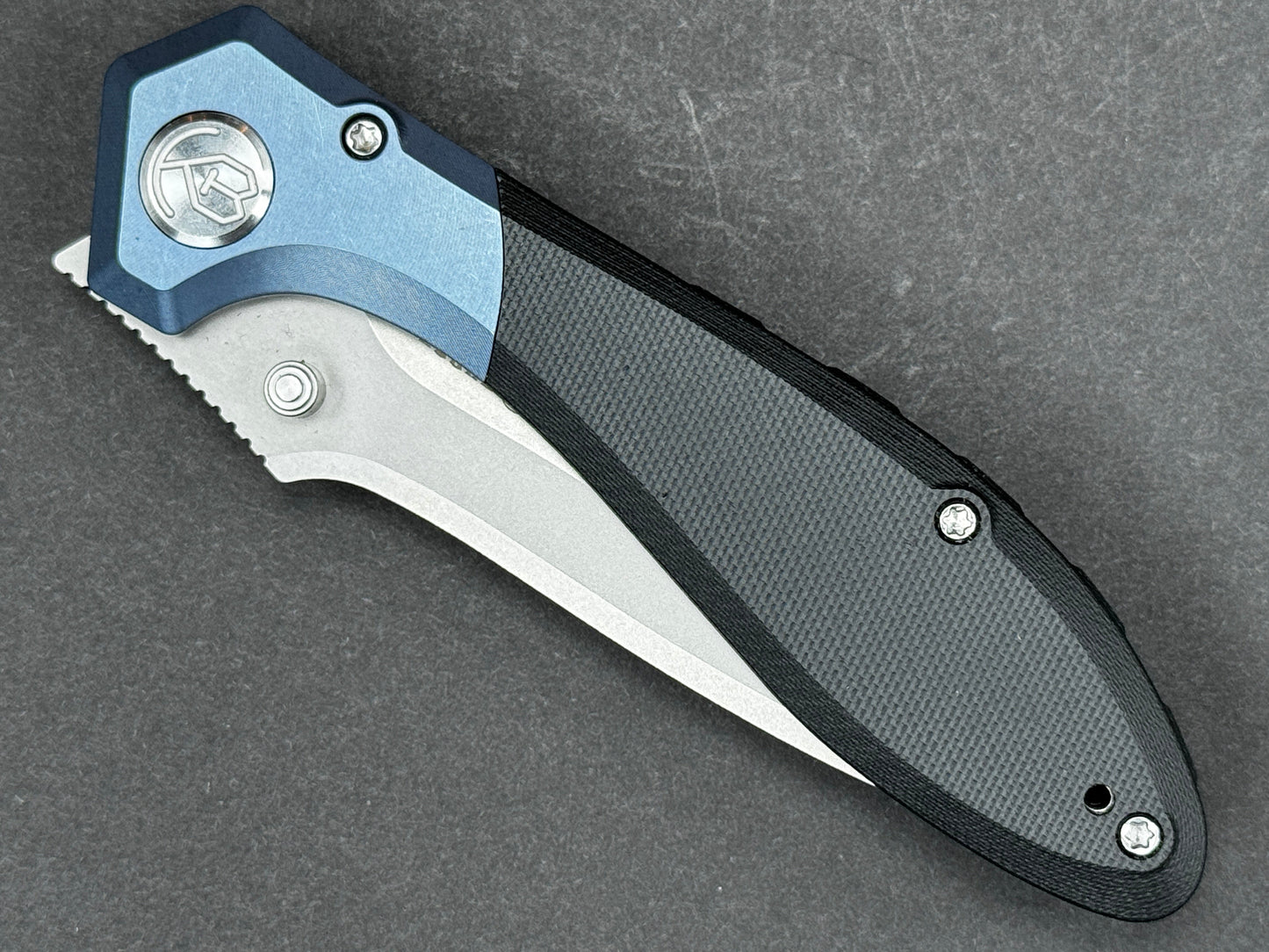 KUBEY Ruckus (KU314A) Folding, Liner Lock , AUS10, Stonewash, Drop Point, Plain Edge, Flat Grind, Handle: Titanium/ G10/Black/ Blue, (NEW - OPEN BOX)