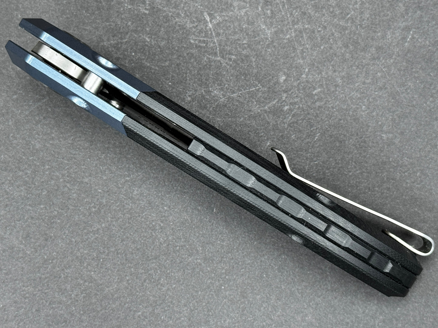 KUBEY Ruckus (KU314A) Folding, Liner Lock , AUS10, Stonewash, Drop Point, Plain Edge, Flat Grind, Handle: Titanium/ G10/Black/ Blue, (NEW - OPEN BOX)