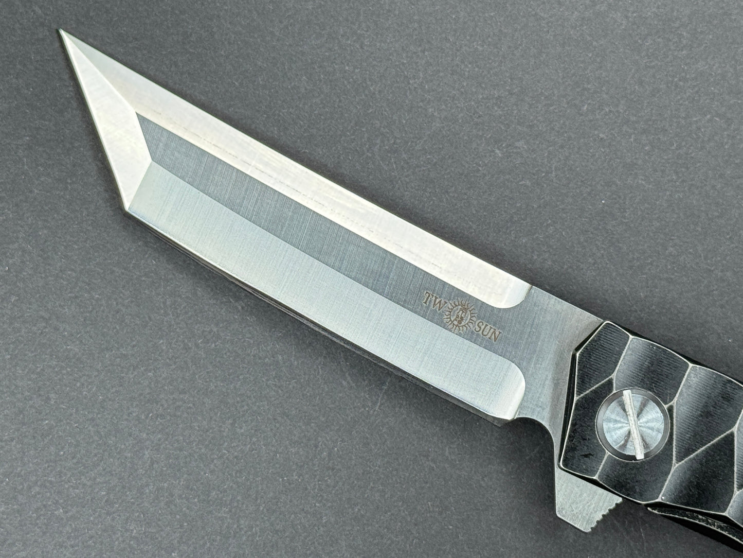TWOSUN TS20 Folding, Frame Lock, D2, Satin, Tanto, Plain Edge, Zero Saber Grind/ Compound, Handle: Titanium/Black, (NEW - OPEN BOX)