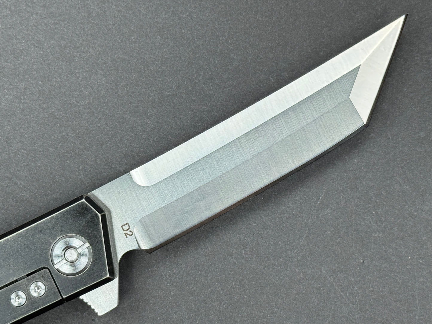 TWOSUN TS20 Folding, Frame Lock, D2, Satin, Tanto, Plain Edge, Zero Saber Grind/ Compound, Handle: Titanium/Black, (NEW - OPEN BOX)