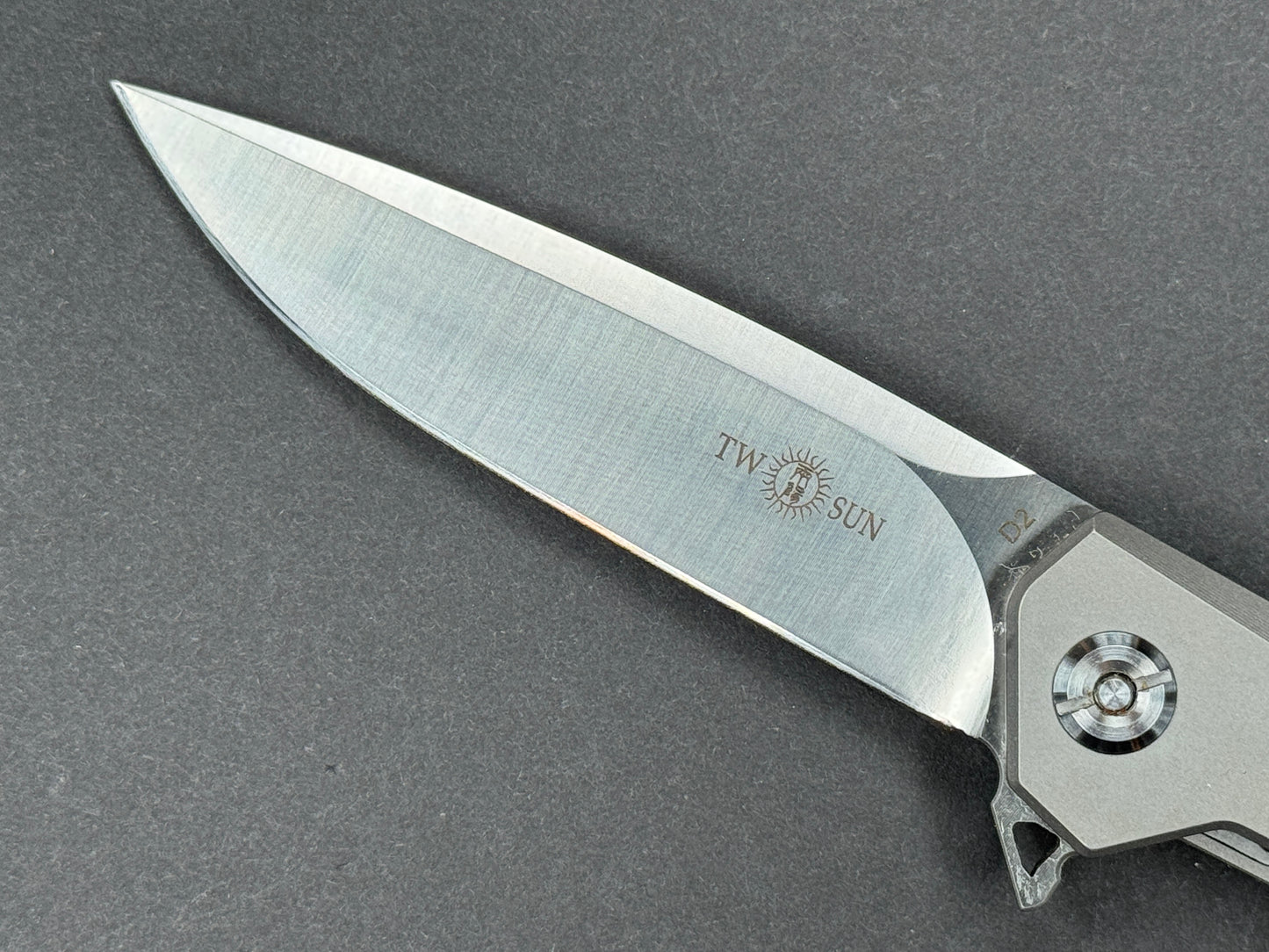 TWOSUN TS21 Folding, Frame Lock, D2, Satin, Drop Point, Plain Edge, Full Grind, Handle: Titanium/Gray, (NEW - OPEN BOX)