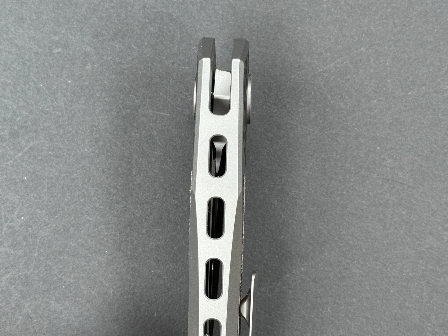 TWOSUN TS142 Folding, Frame Lock, M390, Satin, Clip Point, Plain Edge, Full Grind, Handle: Micarta/ Carbon Fiber/Gray/ Brown, (NEW - OPEN BOX)