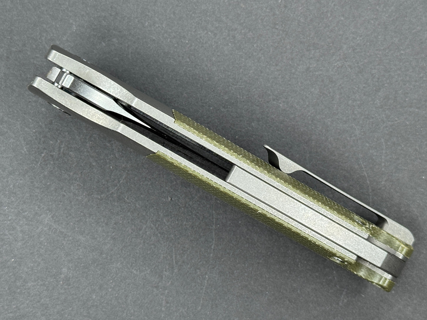 TWOSUN TS286 Folding, Frame Lock, D2, Stonewash, Spear Point, Plain Edge, Flat Grind, Handle: Titanium/ Micrata/Gray/ Green, (NEW - OPEN BOX)