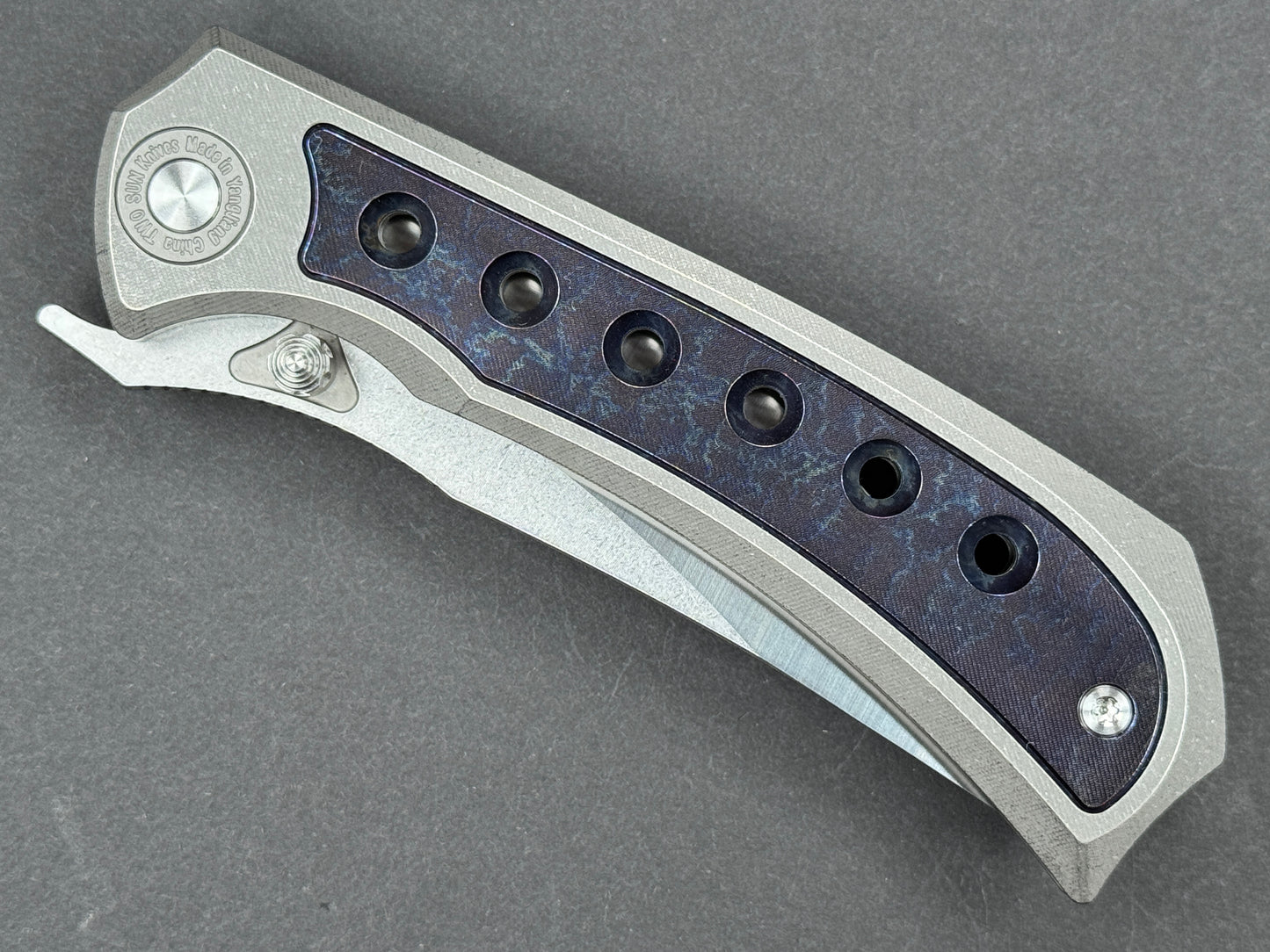 TWOSUN TS400 Folding, Liner Lock, D2, Satin/ Stonewash, Trailing Point, Plain Edge, Full Grind, Handle: Titanium/Gray/ Blue, (NEW - OPEN BOX)