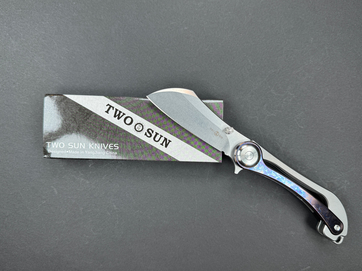 TWOSUN TS403 Folding, Liner Lock, D2, Satin, Sheepsfoot, Plain Edge, Full Grind, Handle: Titanium/Multi-Color Green, (NEW - OPEN BOX)
