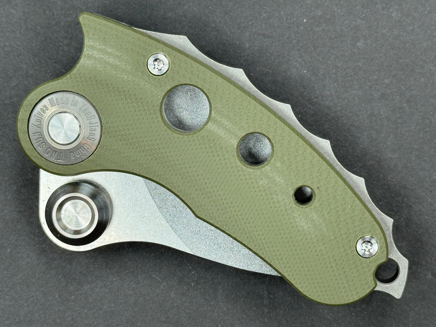 TWOSUN TS417 Folding, Liner Lock, D2, Stonewash, Drop Point, Plain Edge, Full-Flat Grind, Handle: G10/Green, (NEW - OPEN BOX)