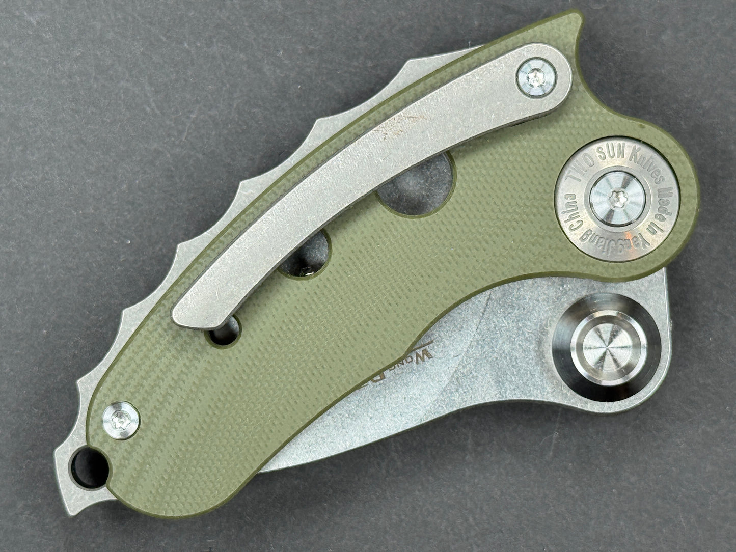 TWOSUN TS417 Folding, Liner Lock, D2, Stonewash, Drop Point, Plain Edge, Full-Flat Grind, Handle: G10/Green, (NEW - OPEN BOX)