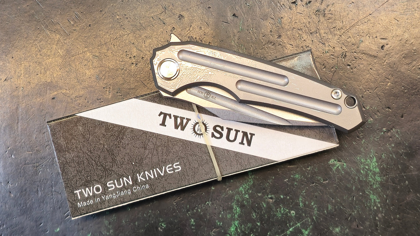 TwoSun TS220 Titanium Handle M390 Plain Edge