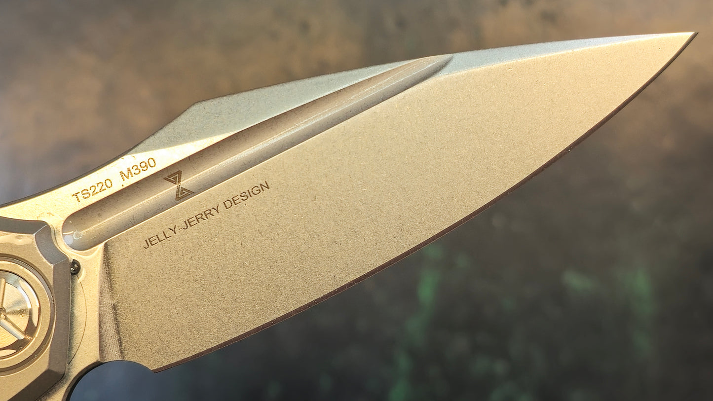 TwoSun TS220 Titanium Handle M390 Plain Edge