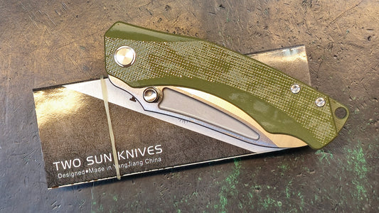 Twosun TS425 K110 Blade Green G10 Handle Plain Edge (NEW)