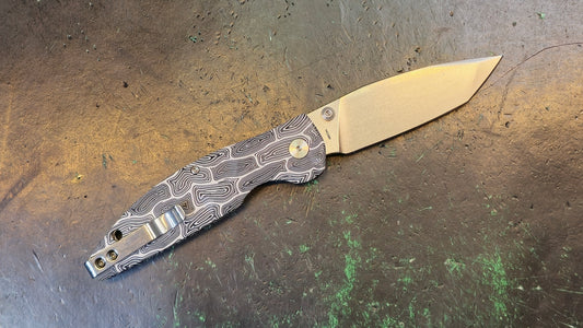 QSP Turtle Punk Black/White G10 Handle 14C28N (DISCOUNT IN CART)
