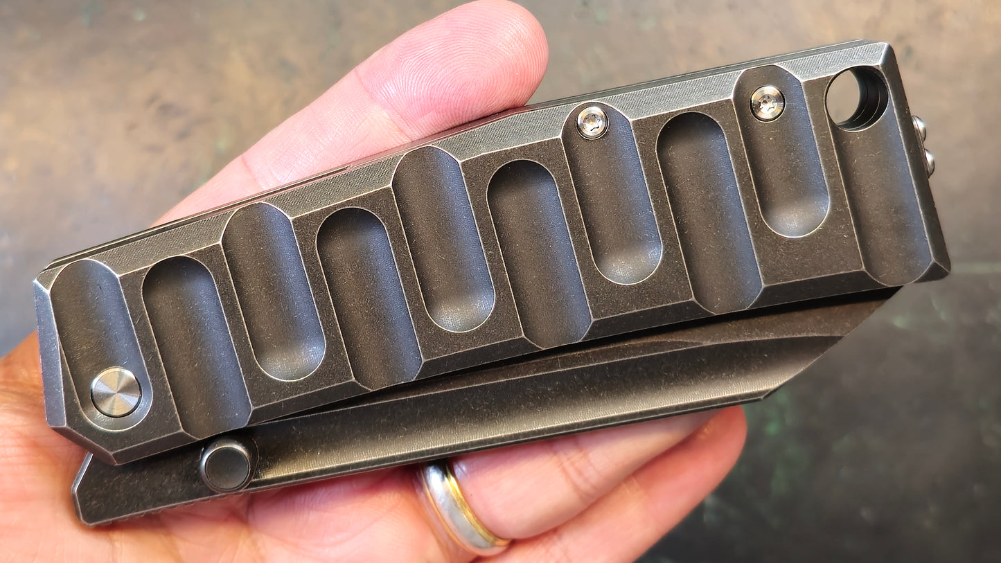 TWOSUN TS552 Black Titanium Handle D2 (NEW)
