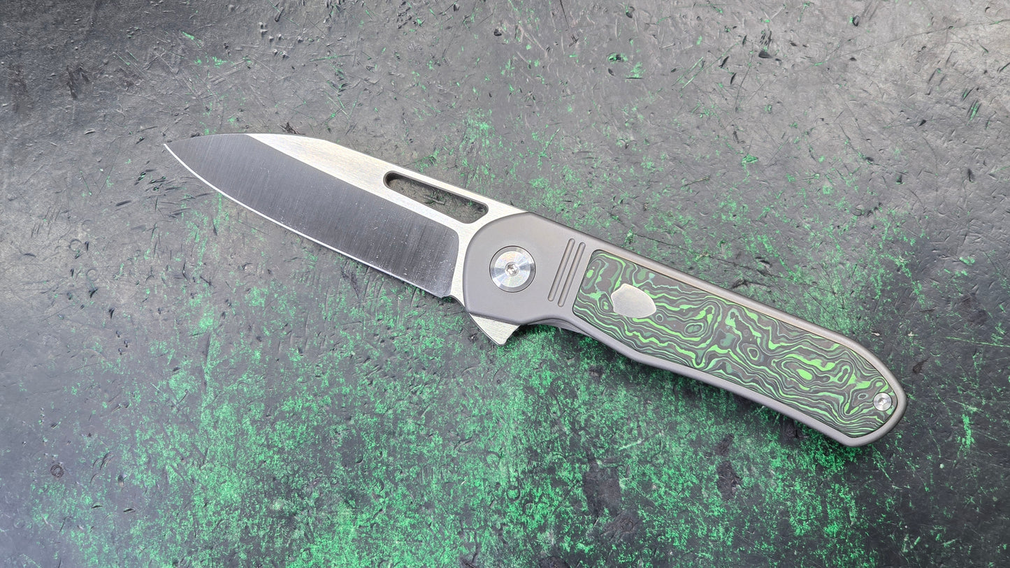 Tuya Mutt Titanium Green Carbon Fiber S90V (NEW)