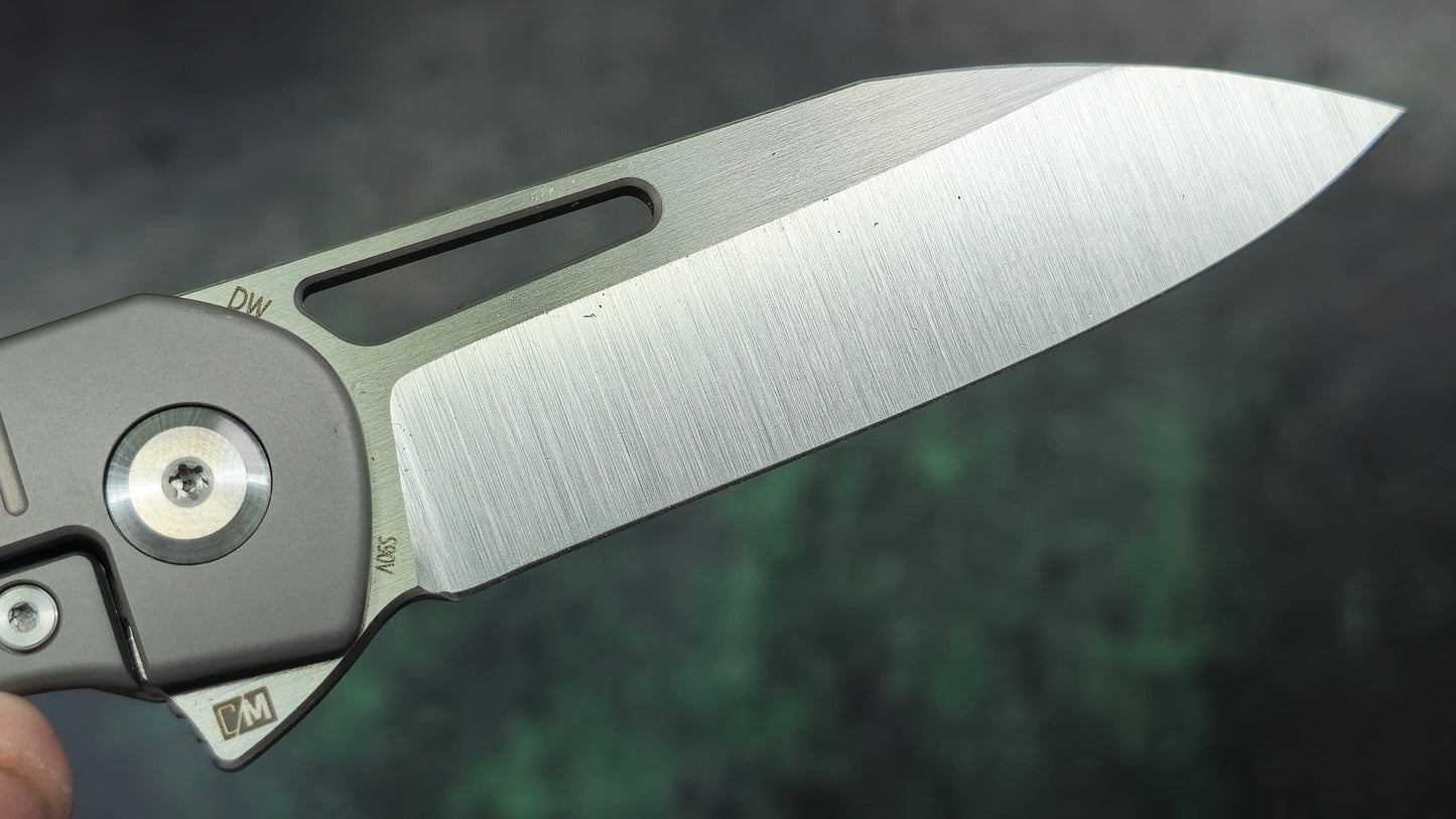 Tuya Mutt Titanium Green Carbon Fiber S90V (NEW)