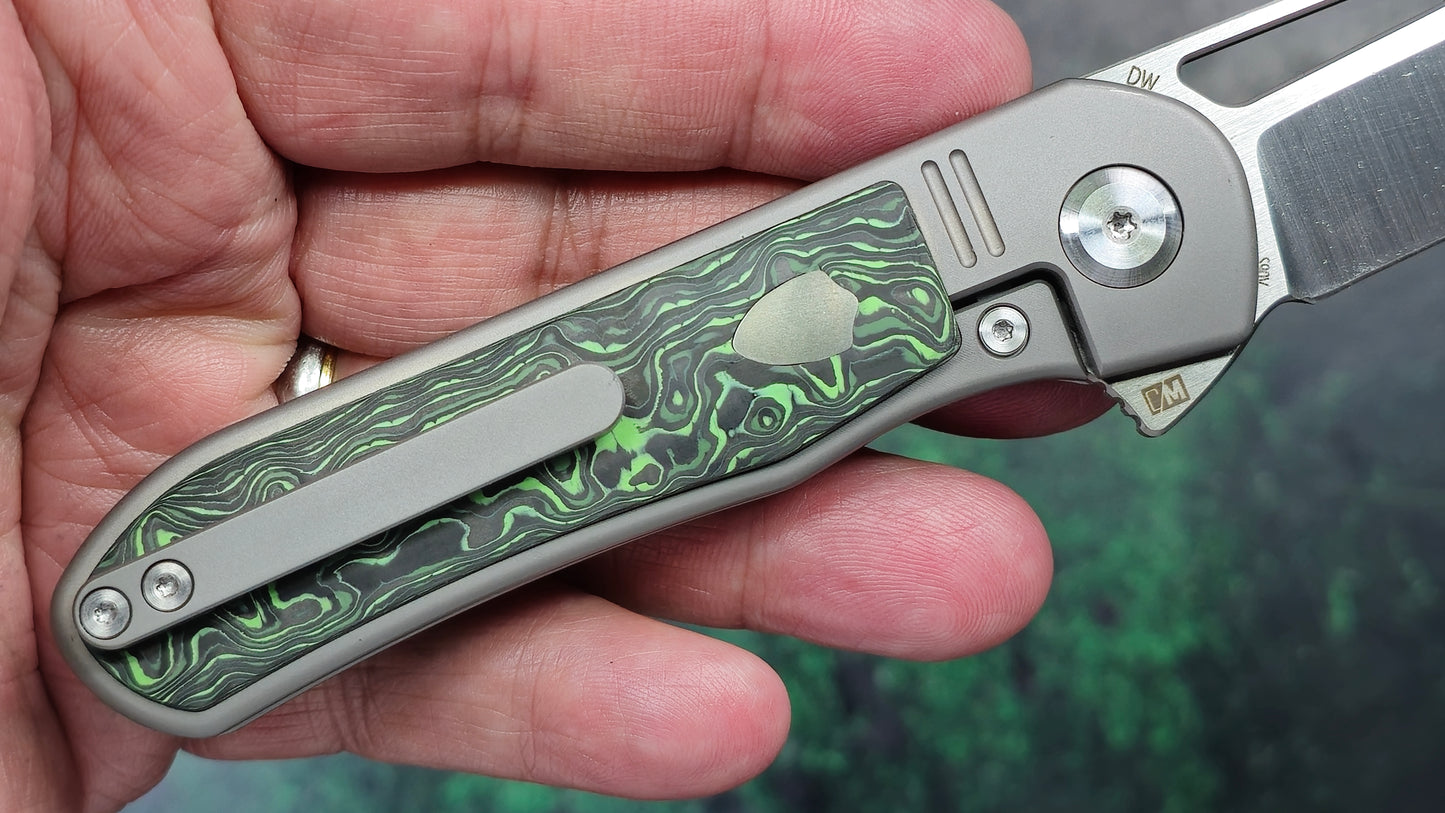 Tuya Mutt Titanium Green Carbon Fiber S90V (NEW)