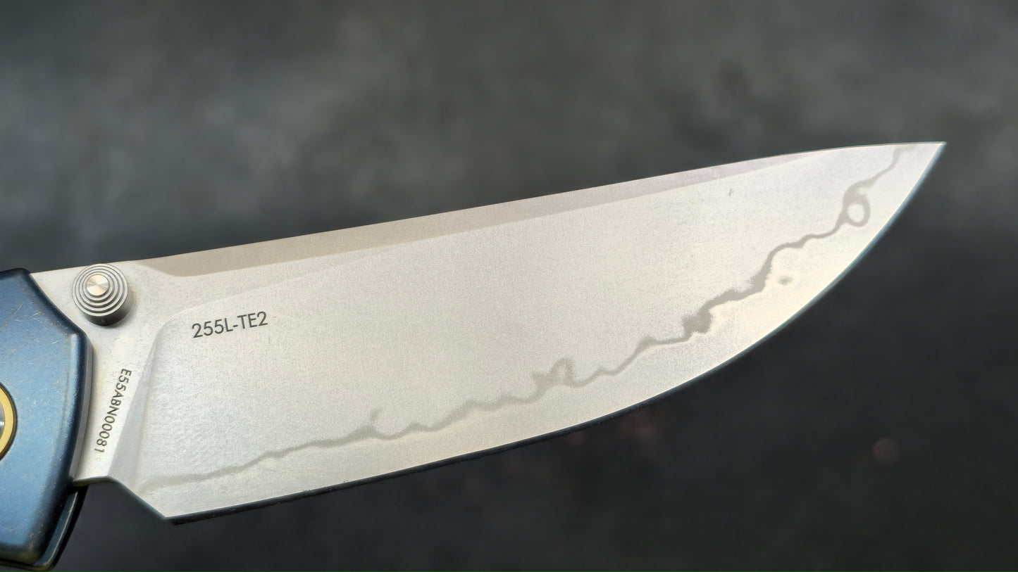 SRM MEDAL 255L-TE2 Laminated 140Cr Steel blade, TC4 Titanium handle, Mono chassis, Ambi clip (NEW)