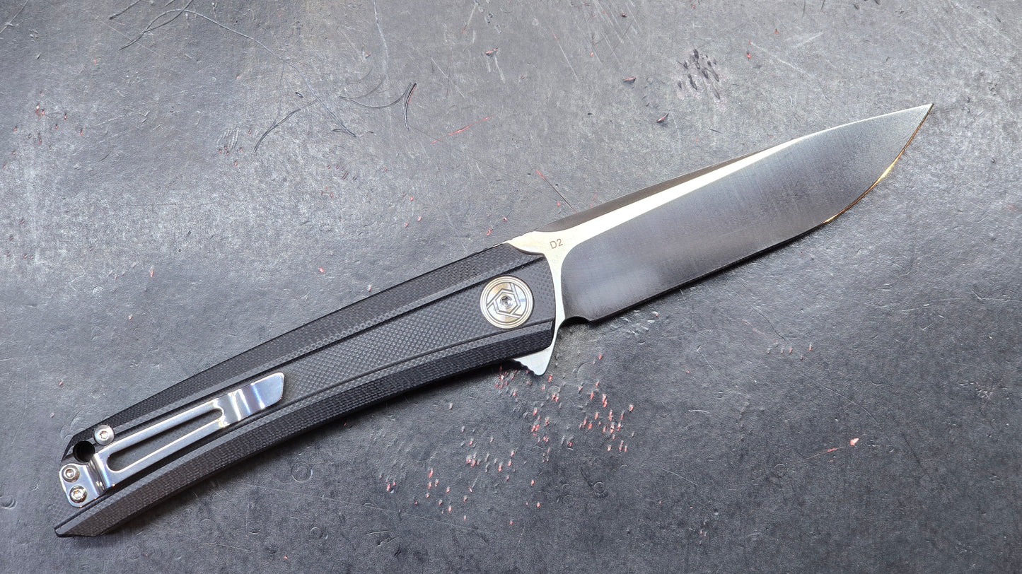 CH 3002 Black G10 D2 (USED)