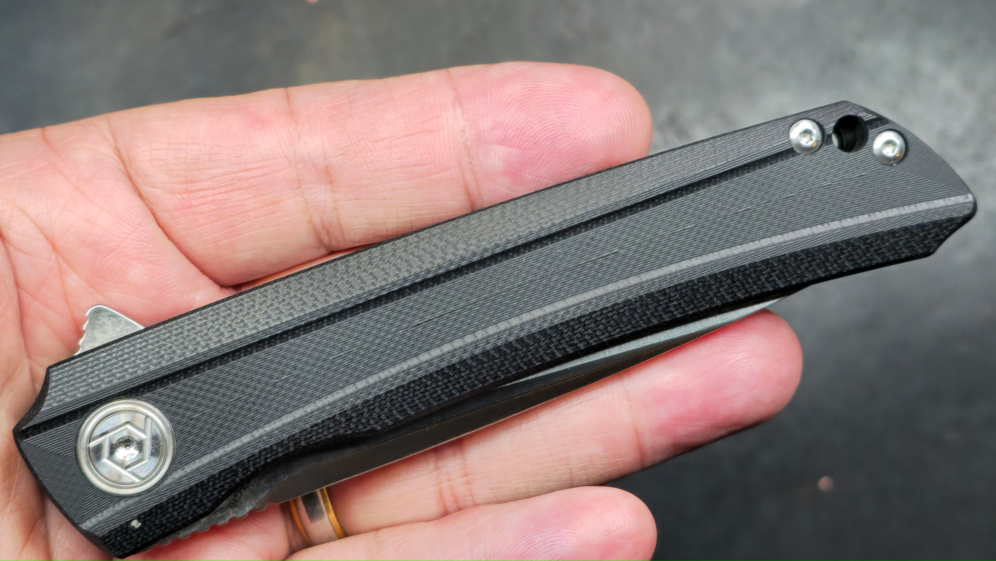 CH 3002 Black G10 D2 (USED)