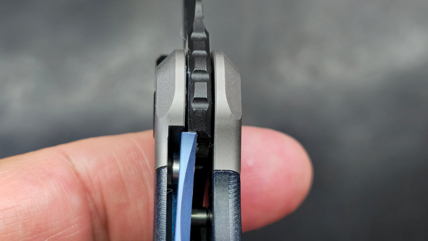 KIZER Pioneer Blue Canyon / Titanium S35VN (NEW)