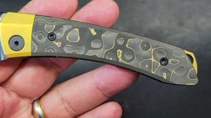 Kizer Mini MoMo Titanium/Fat Carbon Camo Gold Handle S90V (NEW)