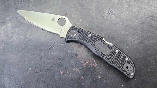 Spyderco Endela Lock Back Black FRN VG-10 (NEW)