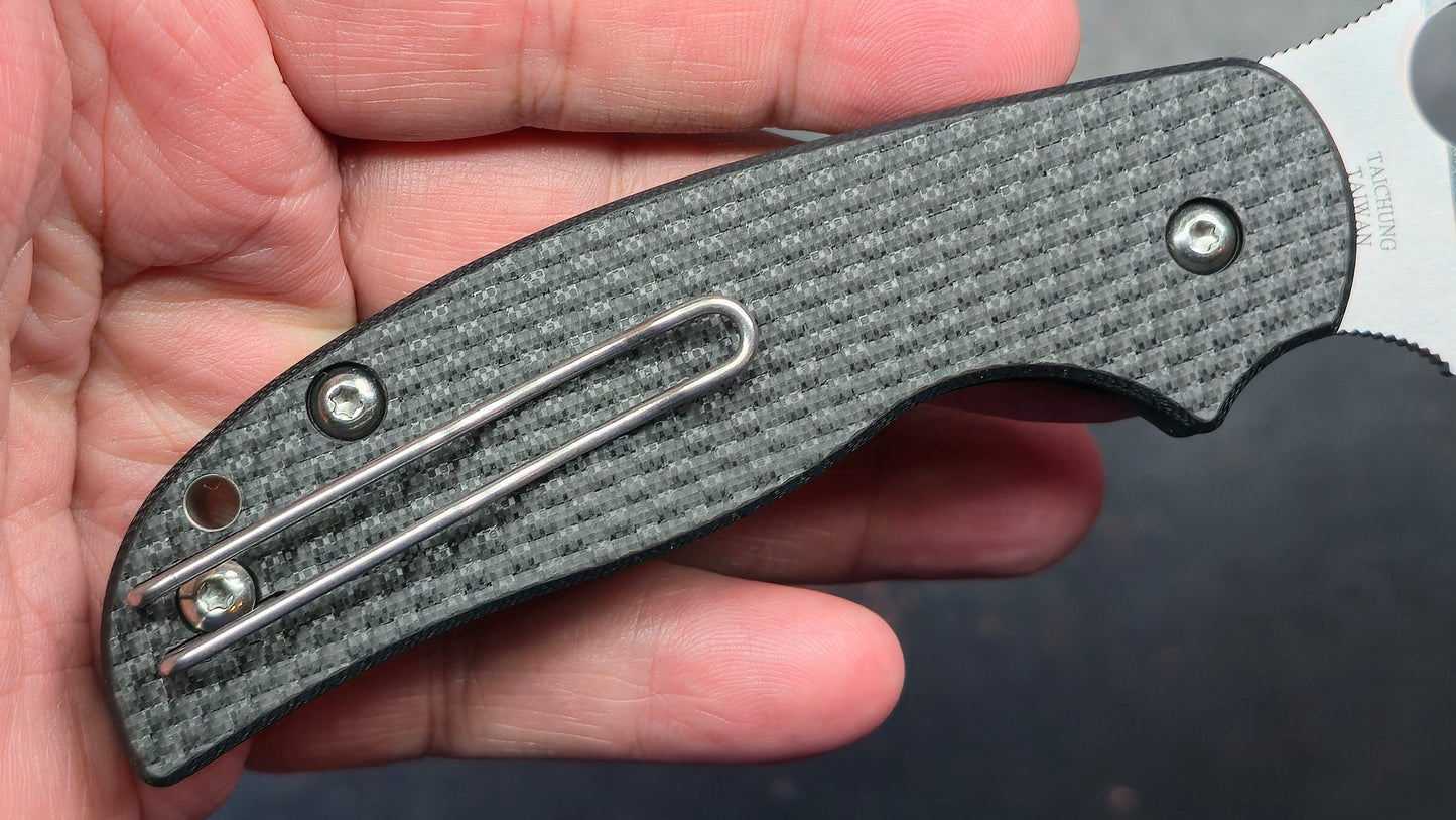 Spyderco Sage™ 6 Button Compression Lock® Carbon Fiber/G10 CPM S30V (NEW)