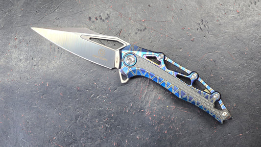 Defcon Valkyrie Burnt Titanium Stripe Anodized/Carbon Fiber Inlay Handle M390 (NEW)
