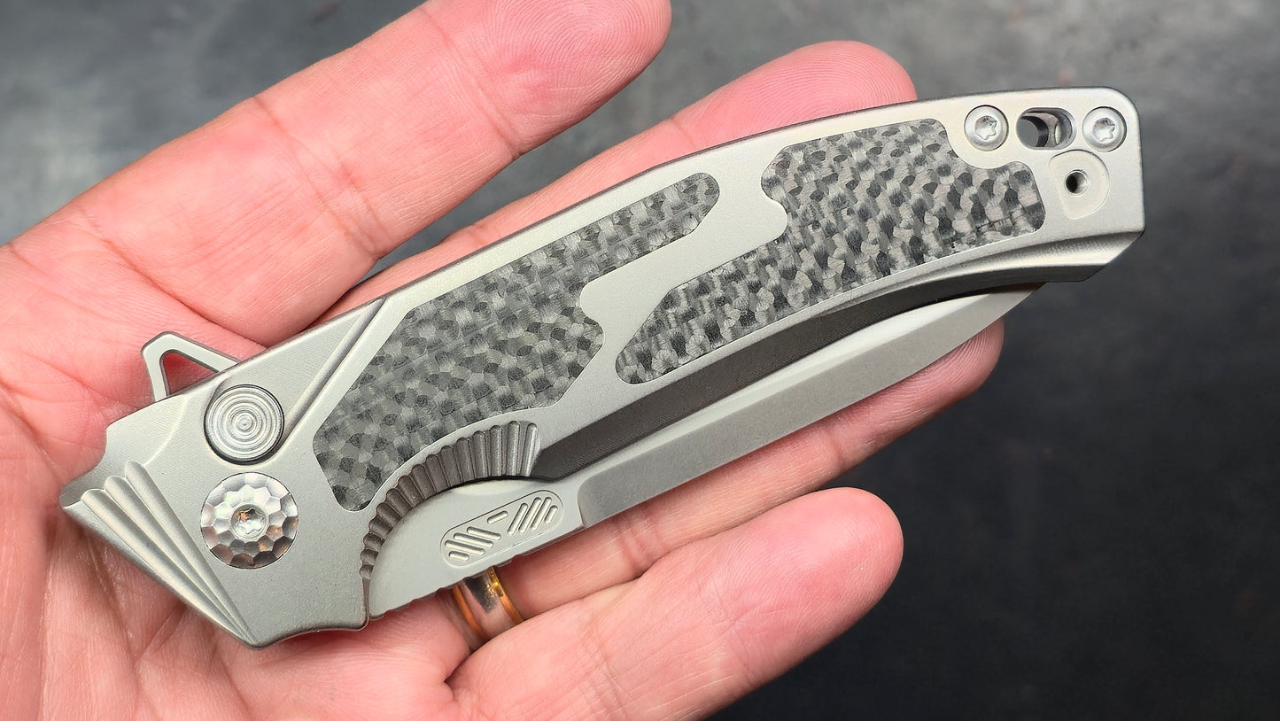 Remette Steed Titanium/Carbon Fiber Handle with Reversible Clip, M390 (USED)