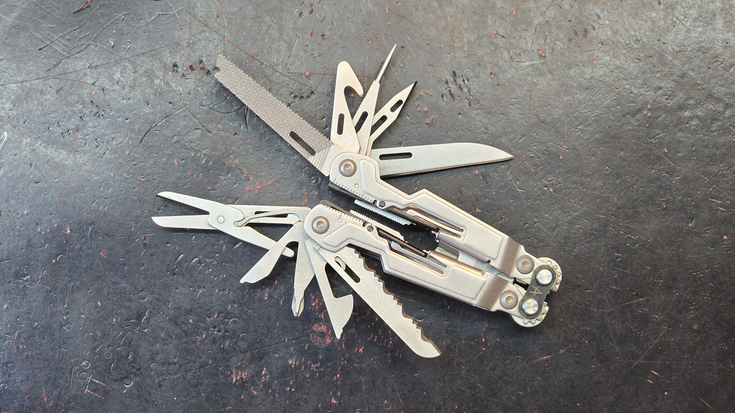 SOG PowerPint MultiTool 18-in-1 Tool Bead Blast Finish (NEW)