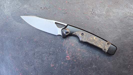 Kizer Ara Black Titanium with Gold Carbon Fiber Handle S45VN (NEW)