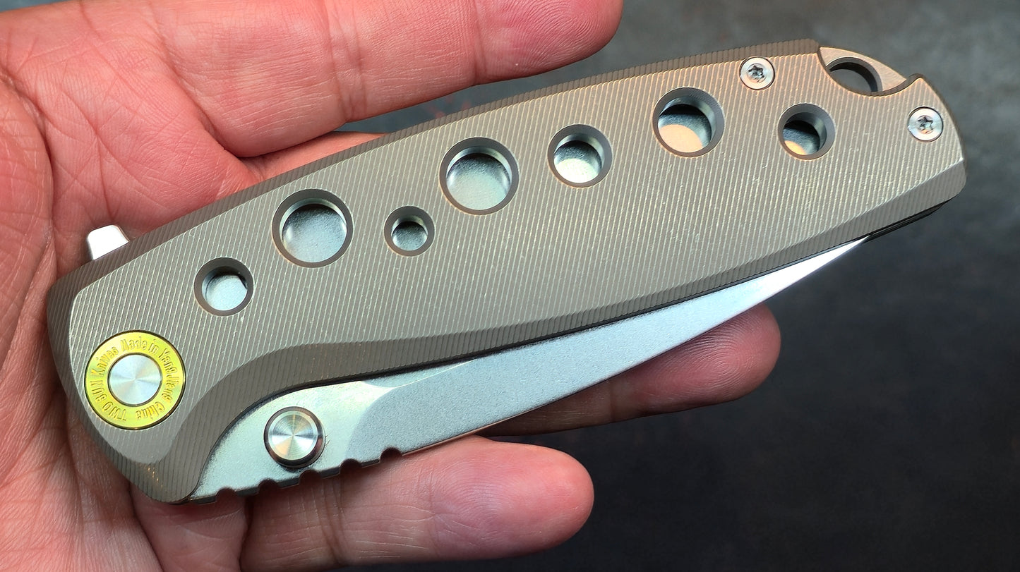 TwoSun TS590 Gray Titanium Handle Stonewash 14C28N (NEW)