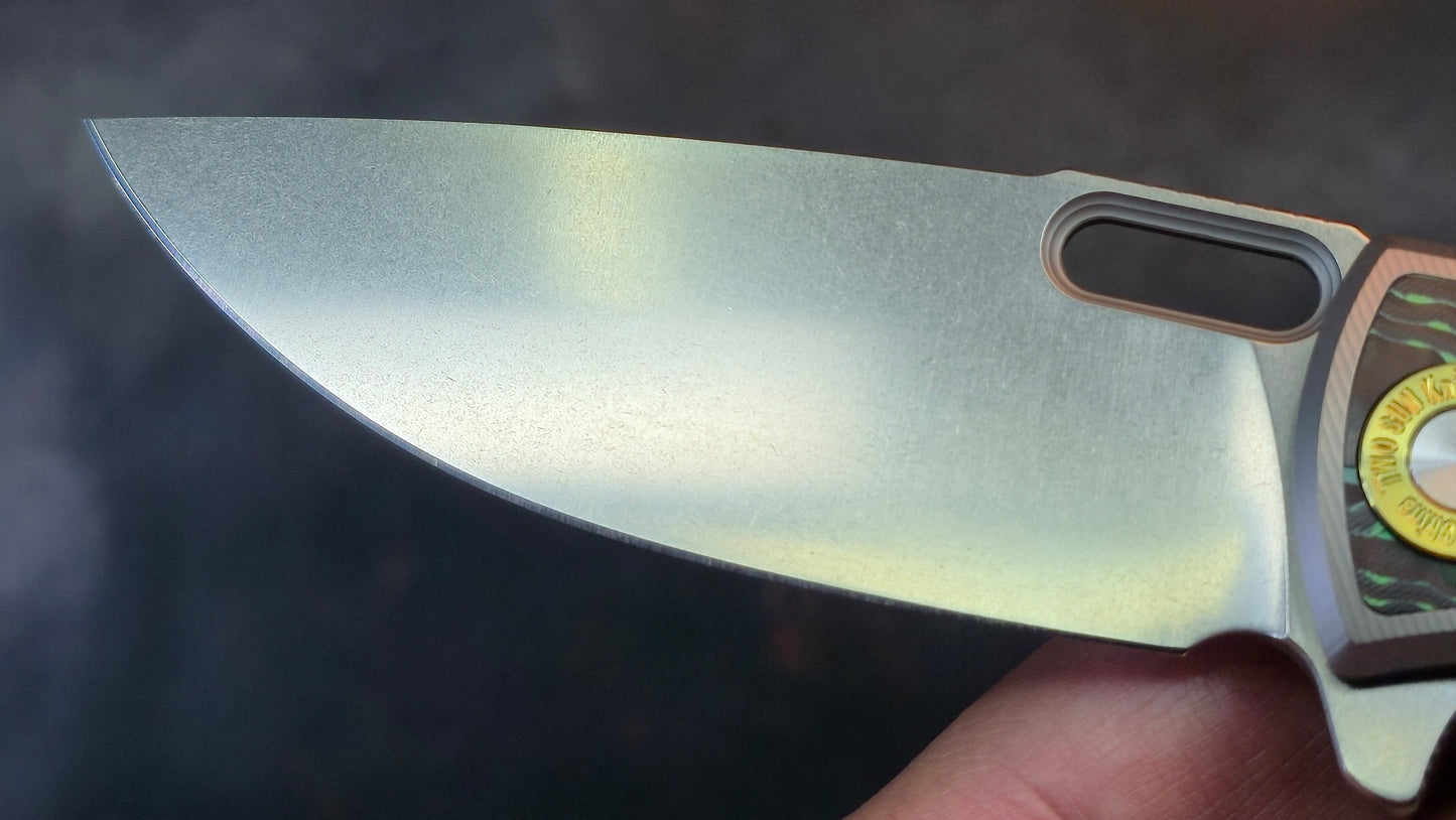 TWOSUN TS502 Titanium Handle with Carbon Fiber Inlay M390 Blade (NEW)