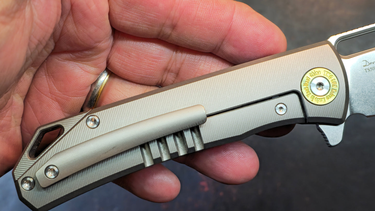 TWOSUN TS502 Titanium Handle with Carbon Fiber Inlay M390 Blade (NEW)