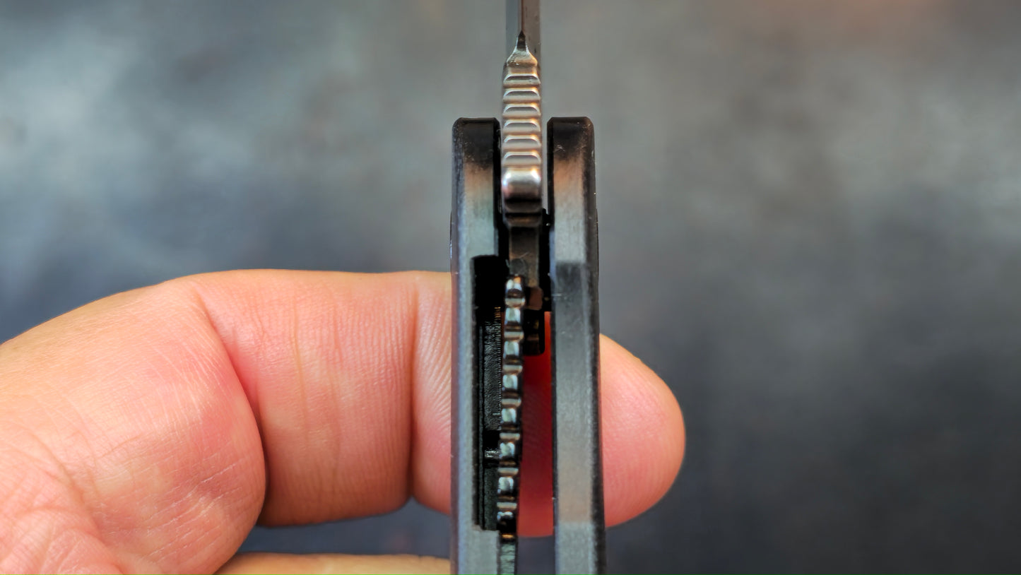 Finch Devils Finger Neon Burn G10 14C28N