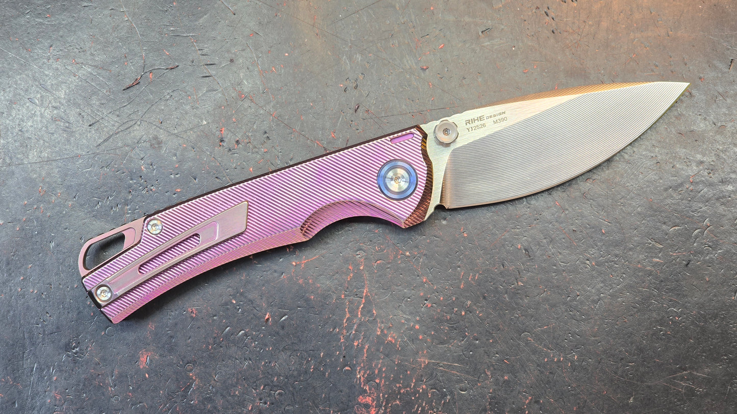 YJGDCN YJ2526 RIHE Design Button lock Titanium Handle M390 Blade