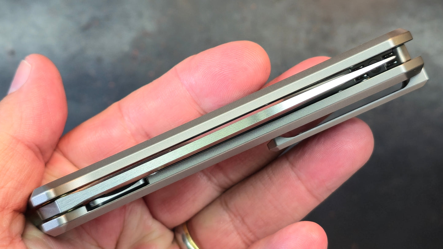 Yang Jiang (Sixleaf) Knife Titanium Handle 10Cr15Mov Blade