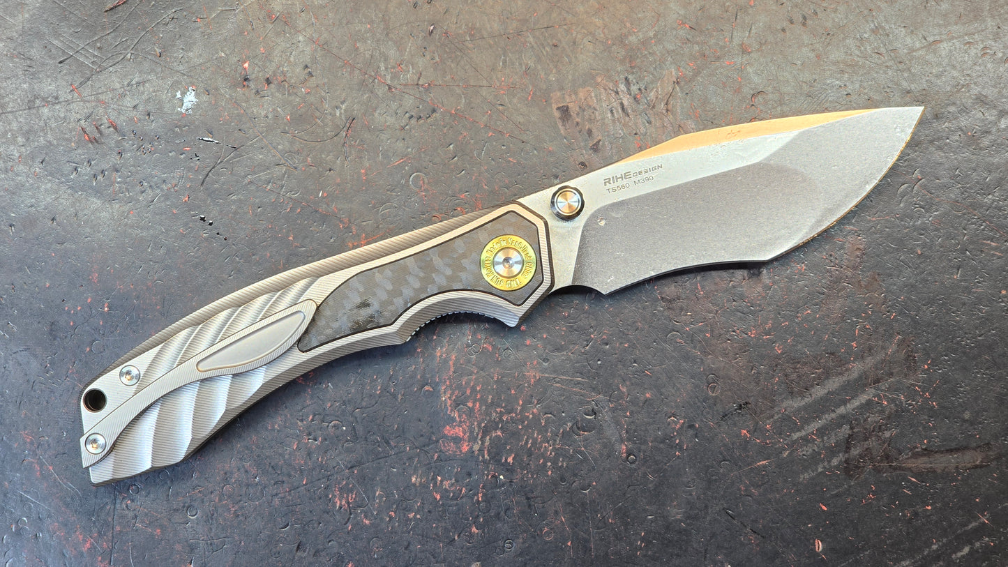 TwoSun TS560 Titanium/CF Handle M390 Blade
