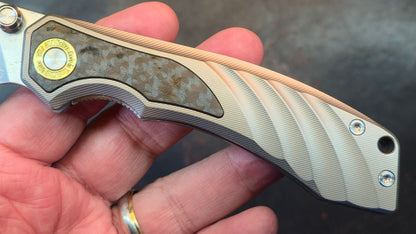 TwoSun TS560 Titanium/CF Handle M390 Blade