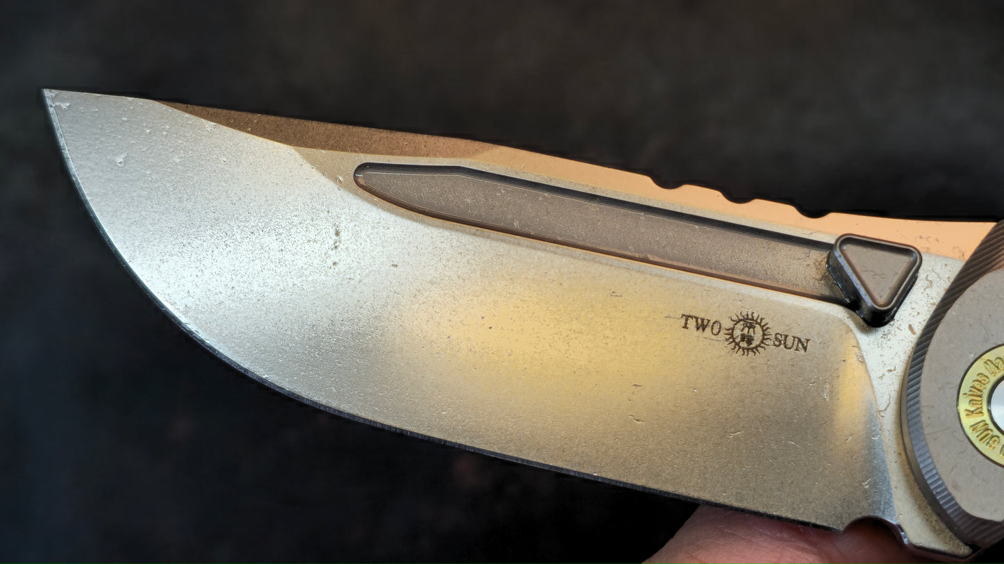 TWOSUN TS562 Titanium/CF Handle YJ01-V1 Blade