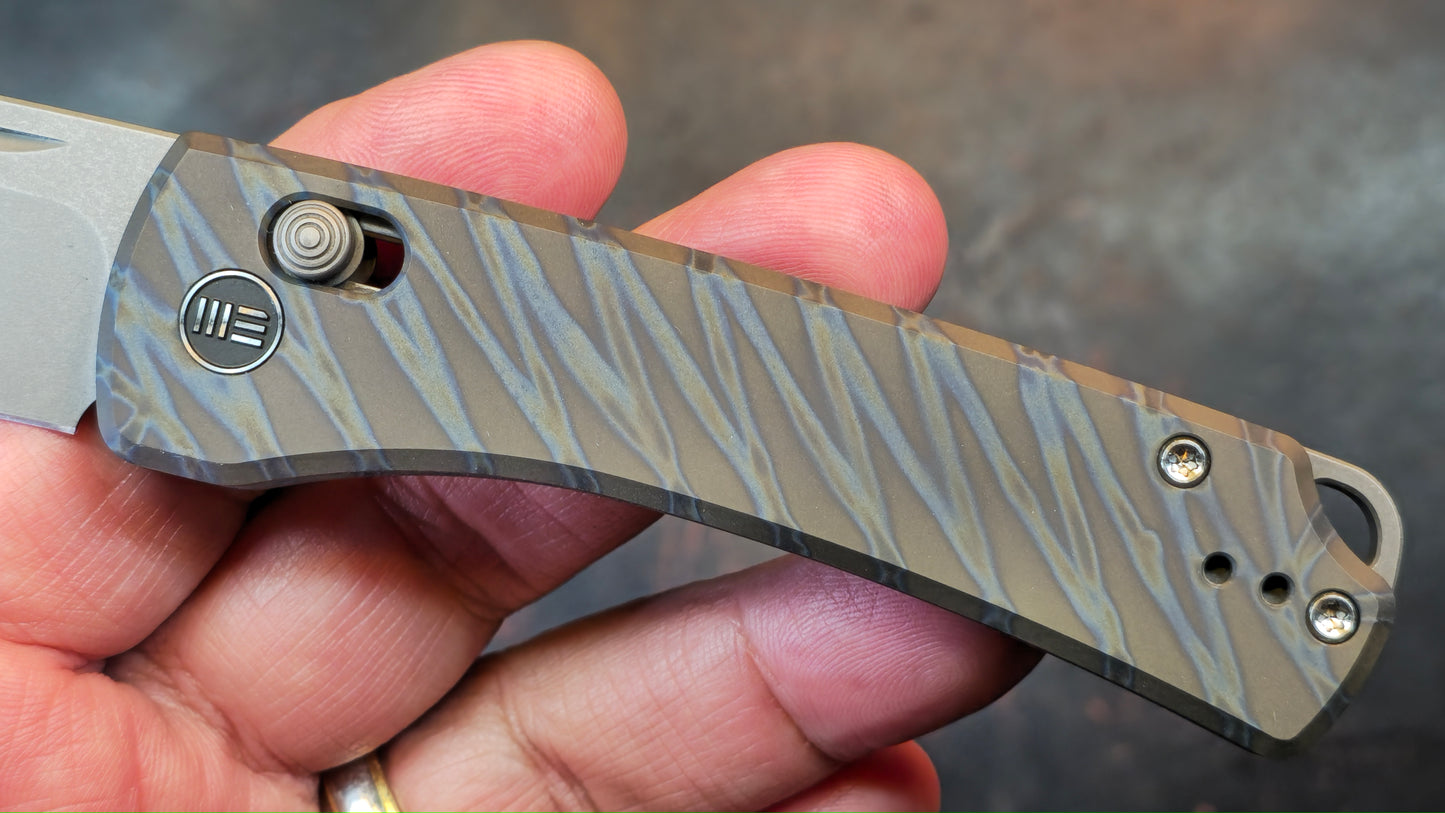 WE Nightblade Tiger Stripe Flamed Titanium Handle 20CV
