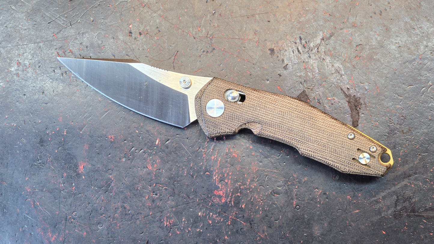 GiantMouse Knives ACE Nazca Natural Canvas Micarta Handle M390