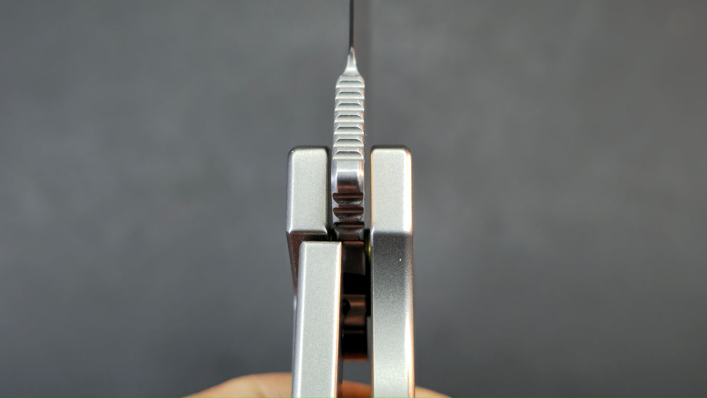 FINCH Buffalo Tooth Jigged Titanium 154CM